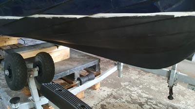 Antifouling 4. Schicht aufgetragen