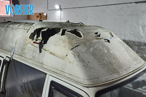 VW-T4-Bus mit Schaden am Dach vor der GFK-Reparatur